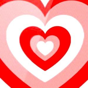 Meet your Posher, Naomi tora